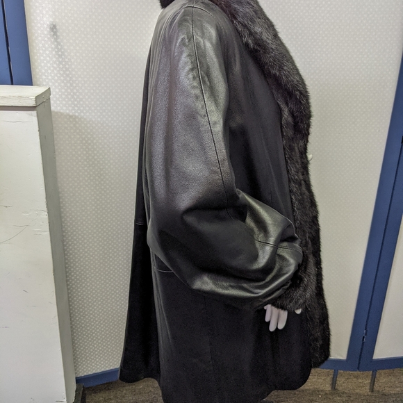 Dasco Vtg Lambskin Leather Coat with Mink Trim and Removable Rabbit Fur Liner - Picture 9 of 10